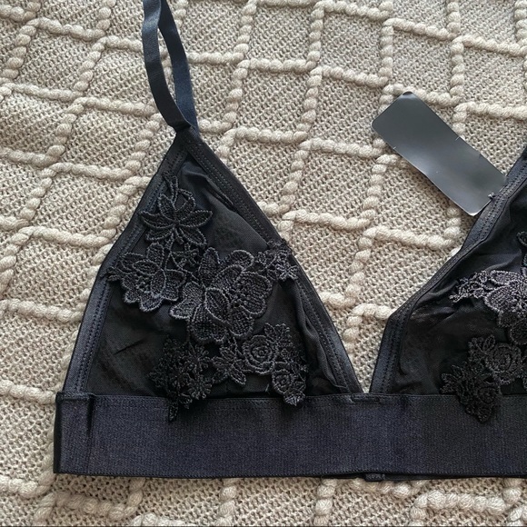 Embroidery Floral Print Bralette - Picture 3 of 3